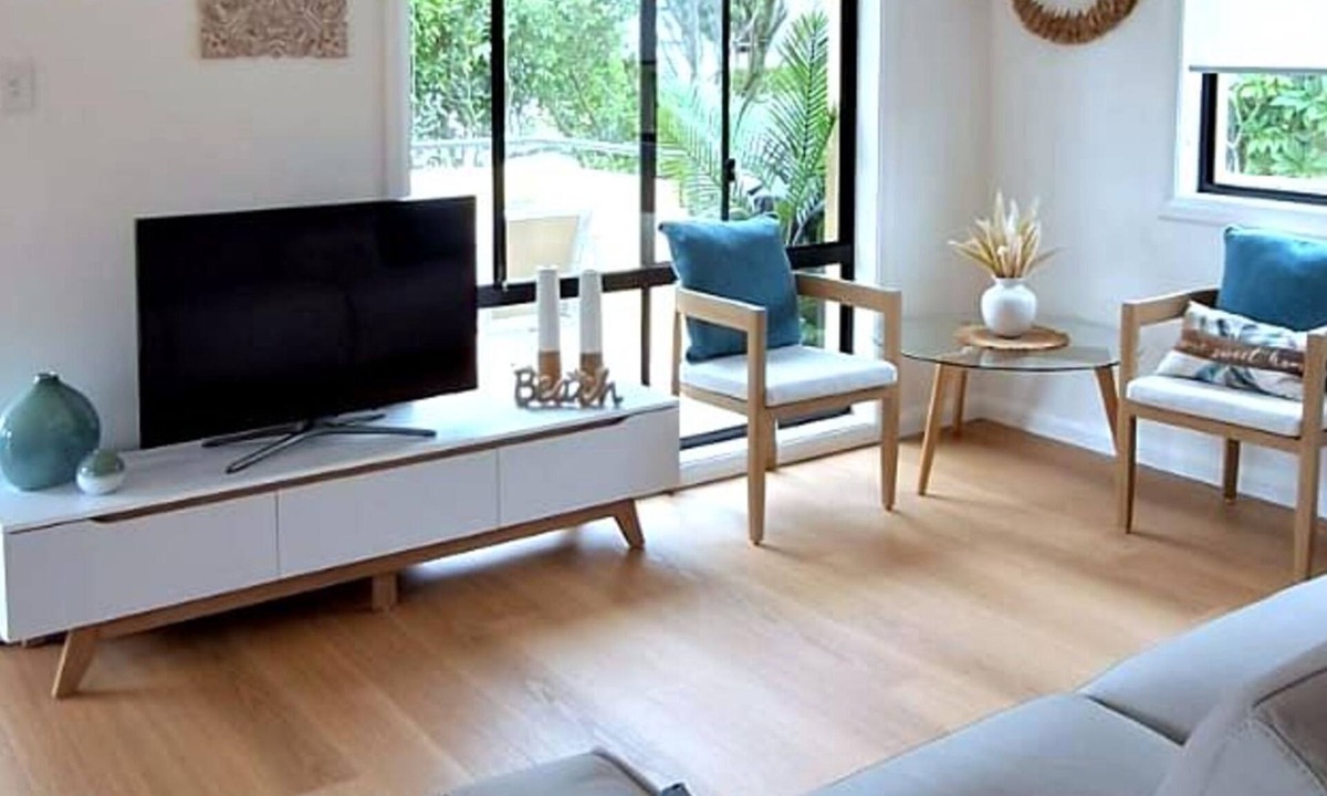 Toowoon Bay House | Walk to Beach - Boutique Beachside Townhouse