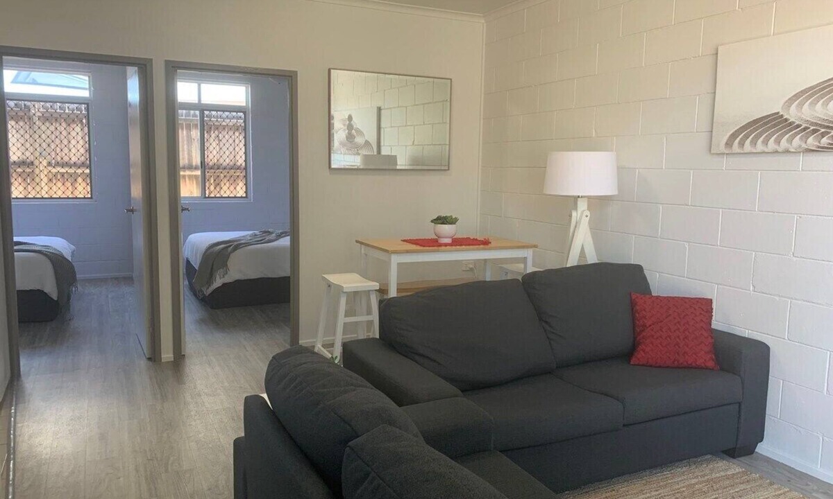 Slade Point House | Walk to Lamberts Beach 2 Brm