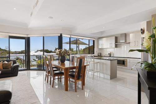 Mandurah House | Walk to the Mandurah Foreshore & Marina