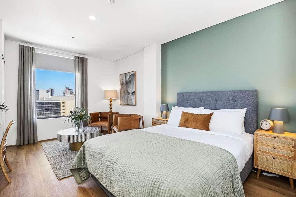 Perth Central Business District Apartment | Walk to the Swan River & Hay Street Shopping Mall!