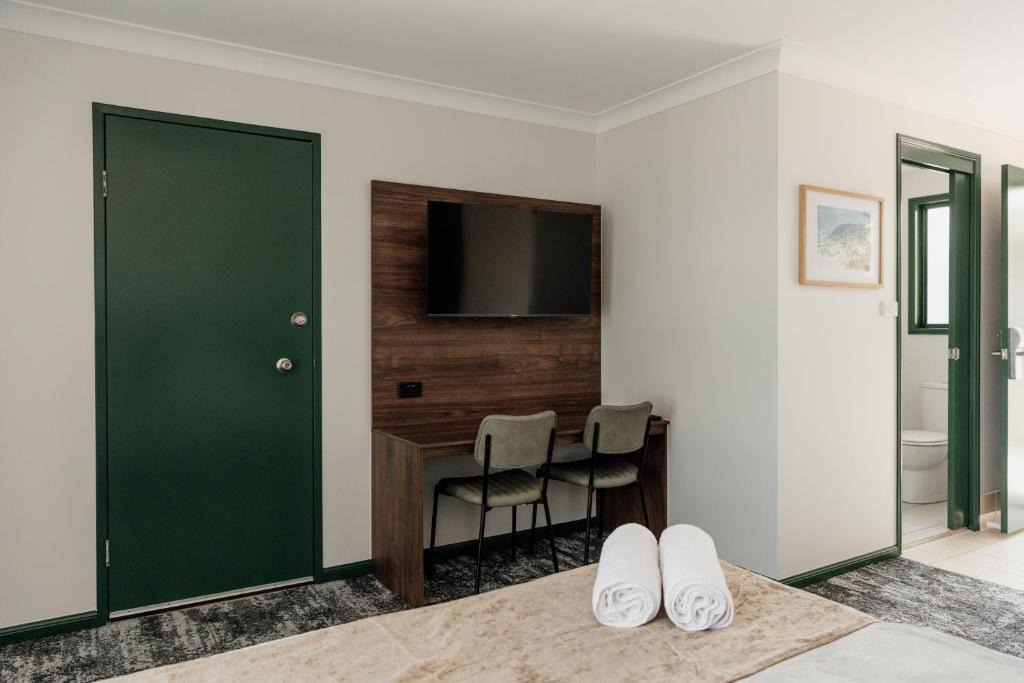 Mudgeeraba Hotel | Wallaby Hotel