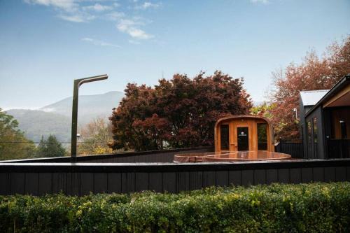 Warburton House | Warburton Stays Deluxe Oasis
