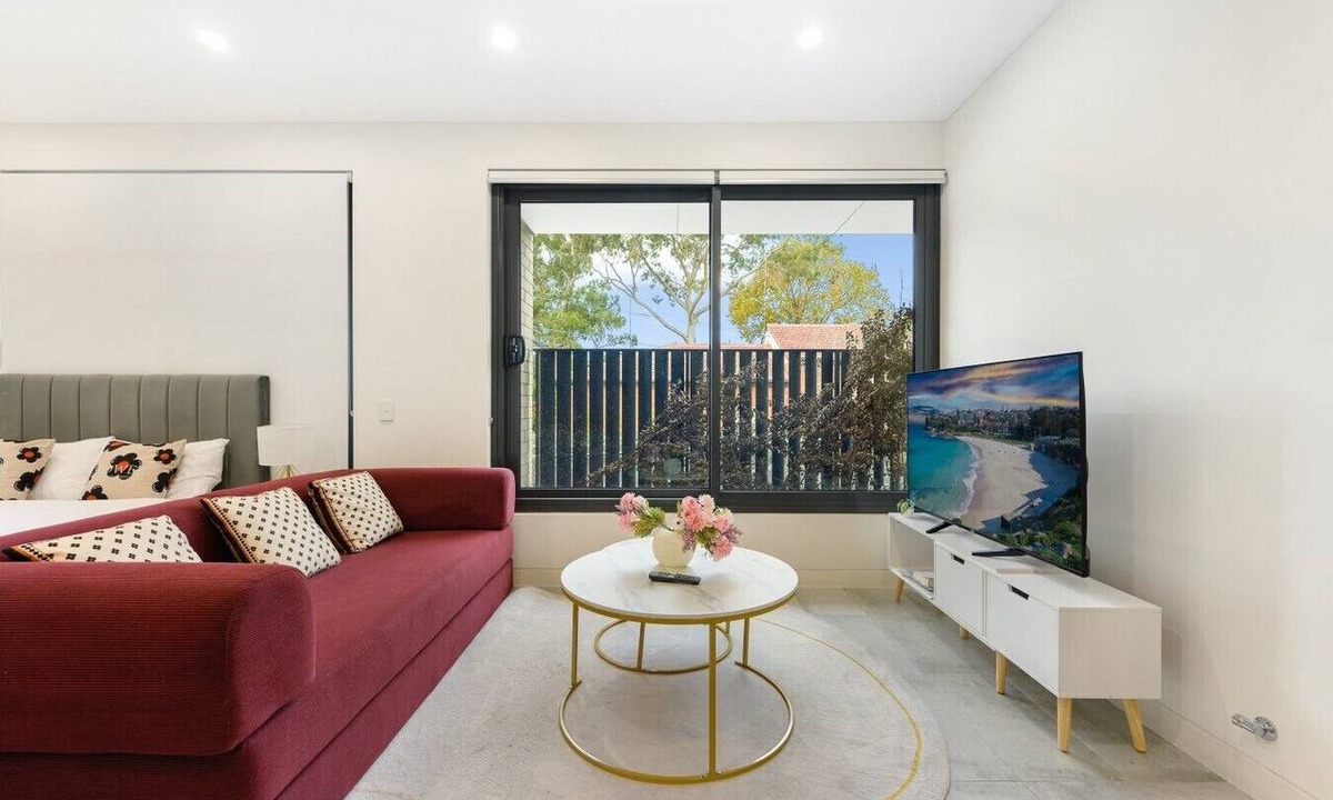 Marrickville Apartment | Warm Marrickville Studio | 10 Min Walk to Train