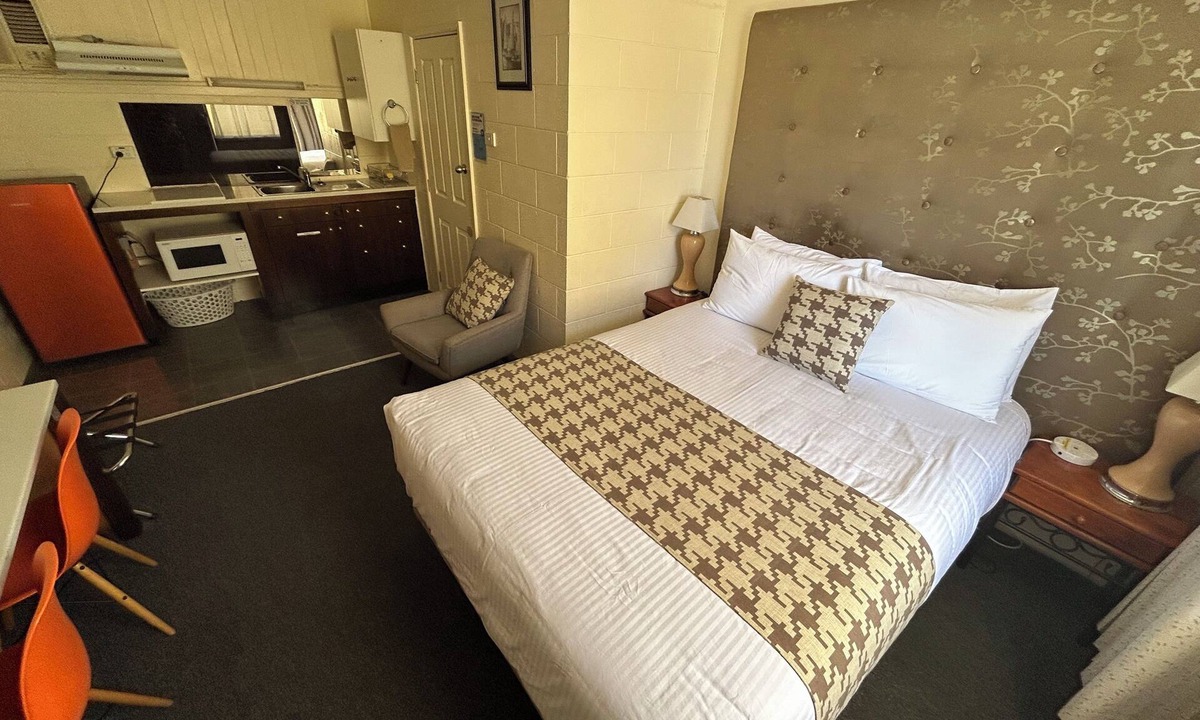 Warren Hotel | Warren Motor Inn