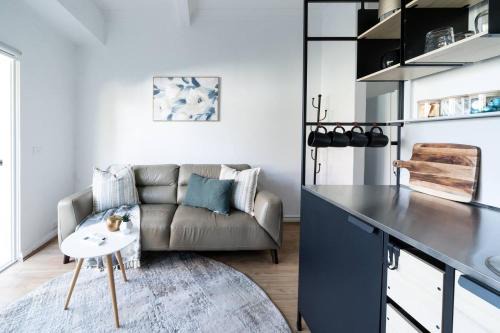 Chatswood West House | Warrina Nook - A Cosy Bushland Escape for Two
