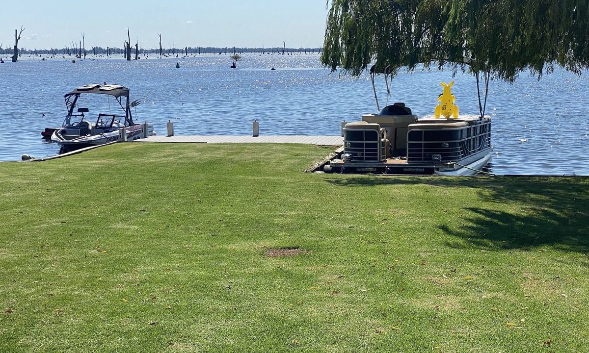 Yarrawonga House | Waterfont Bliss
