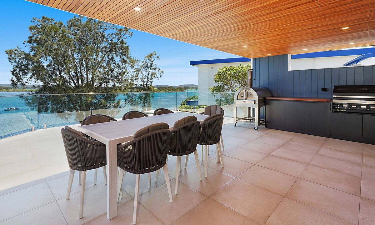 Marks Point Apartment | Waterfront Paradise in Lake Macquarie