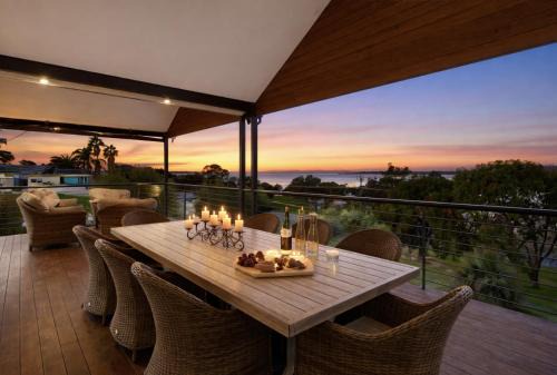 Dawesville House | Waterfront Retreat Estuary Views & Balcony