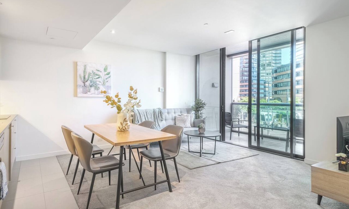 Docklands Apartment | Waterside Docklands 1BR apt with Pool WIFI Parking