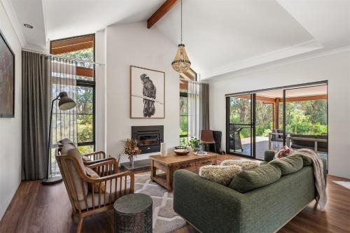 Margaret River Villa | Wattle Place - Bush Retreat Near Town & Coast