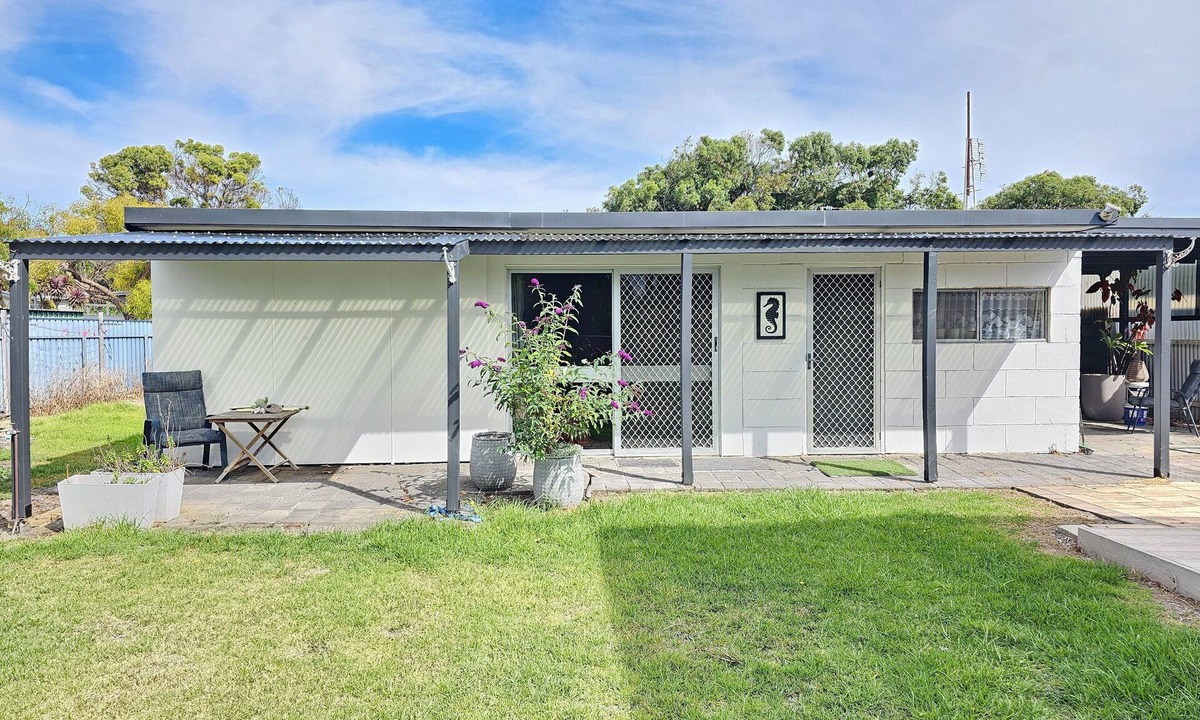 Boatswain Point House | Weekend at Bernies - The ultimate beach shack