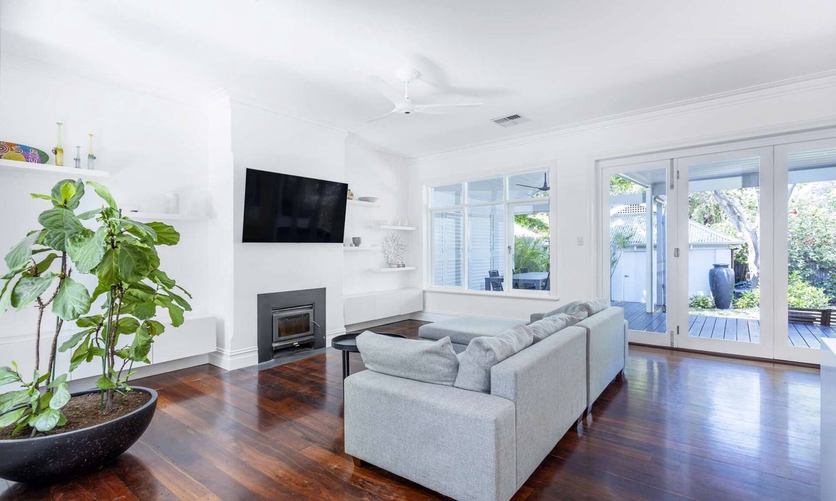 Subiaco House | Welcome to this classic Federation home with high end features. Free WIFI