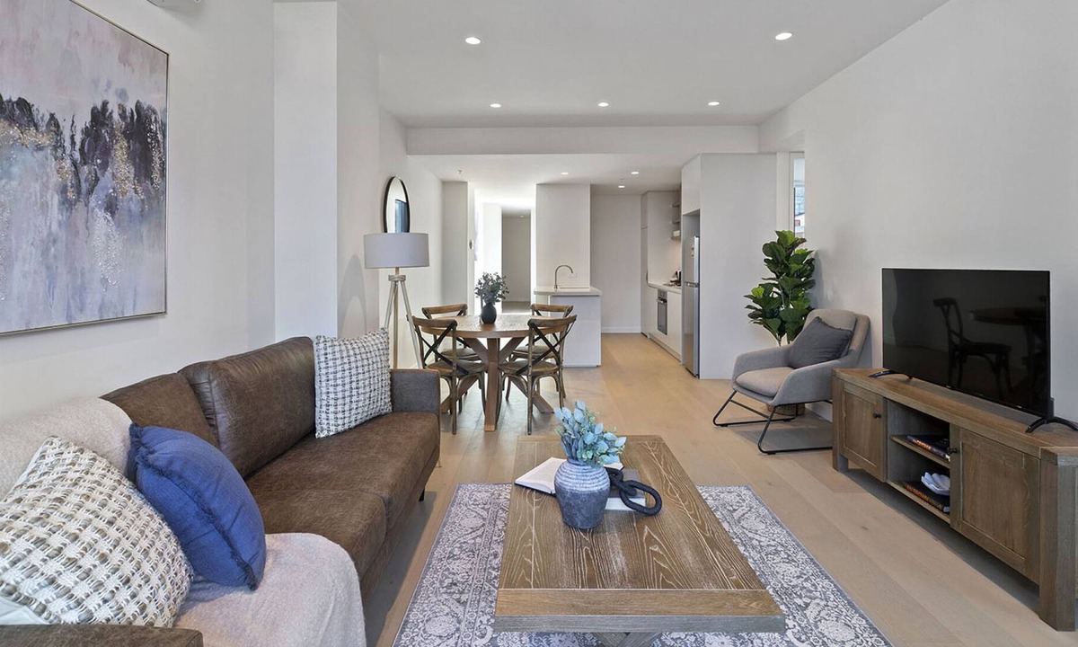 West Melbourne Apartment | West Melbourne 2-Bed Steps from Flagstaff Gardens