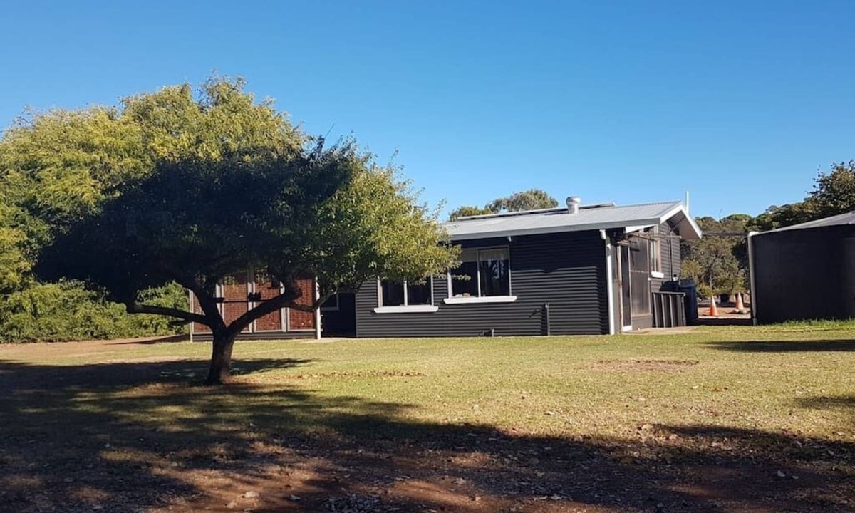 Augusta Cabin | Westbay Waterfront Cottage