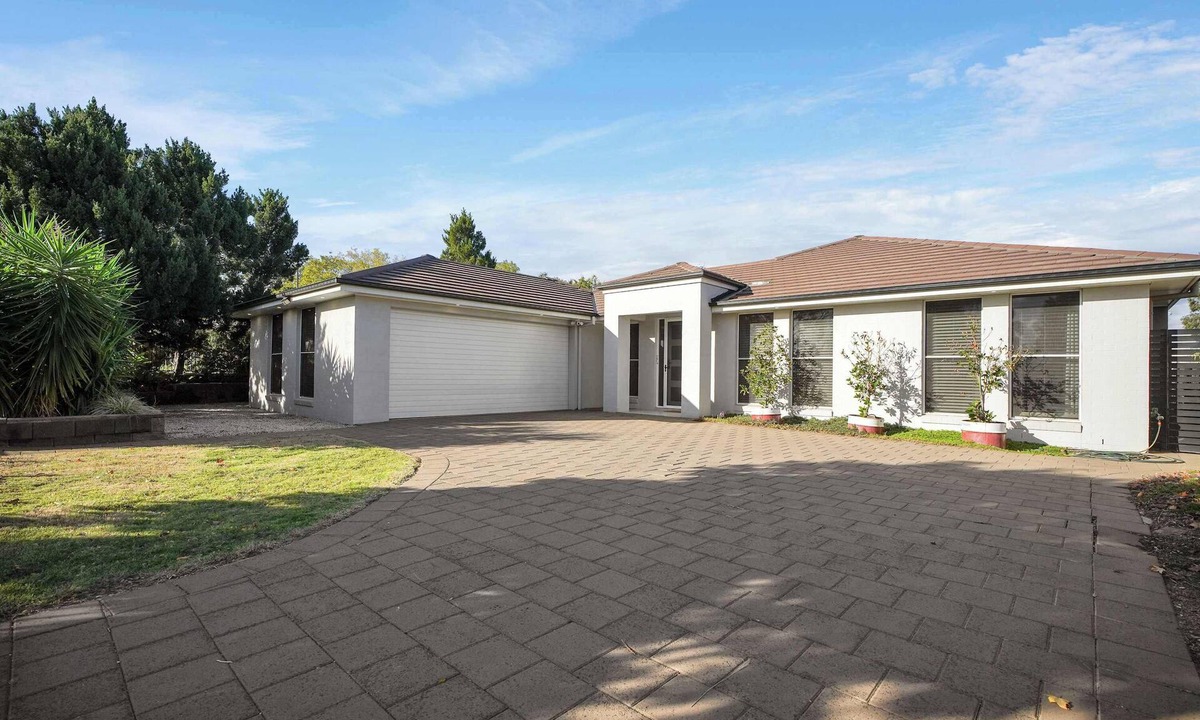 Dubbo House | Wheelers House, Family Entertainer
