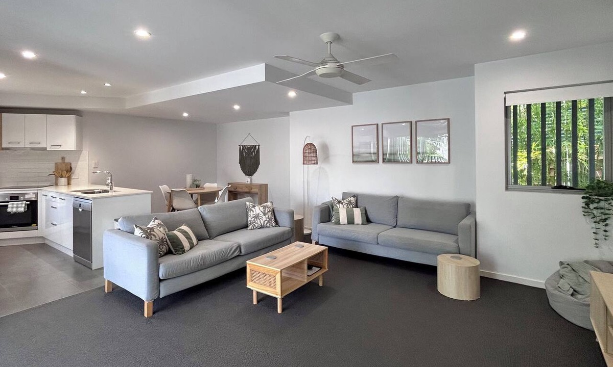 Manly Apartment | When size does matter! and a great location to