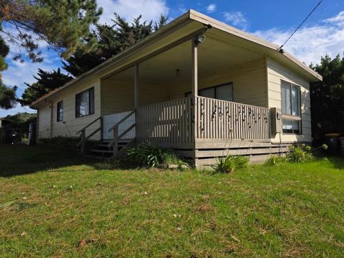 Venus Bay House | Where Paris meets Jupiter - Linen, Wi-Fi, Pets OK