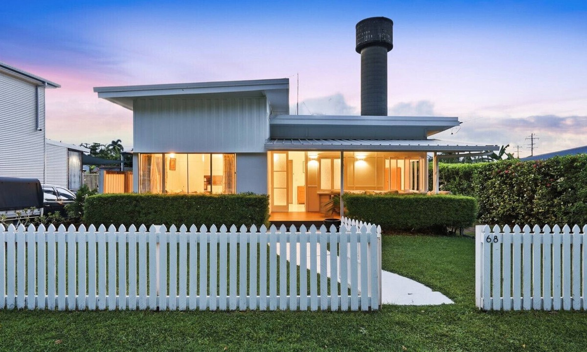 Newell House | White & Black Cockatoo by the Sea