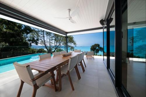 Airlie Beach House | 'Whitsunday Blue' Luxury Home with Ocean Views