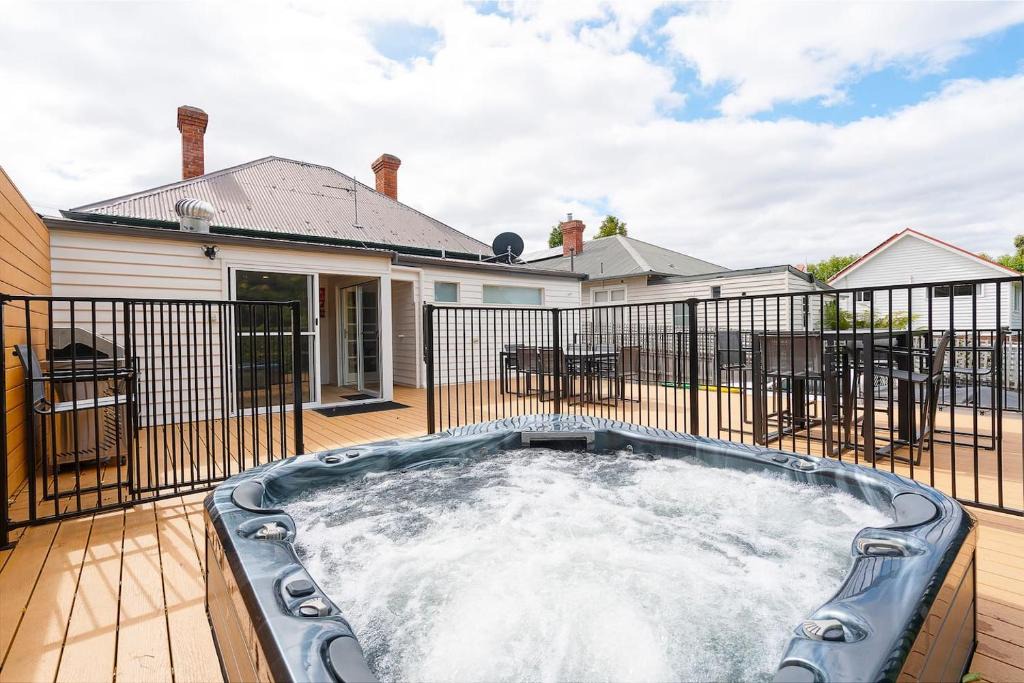 Hobart Central Business District House | Wilson Cottage - Historic Charm meets Modern Comfort