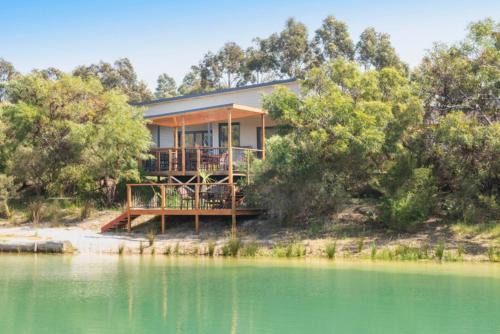 Wilyabrup Ski Chalet | Wirraway Luxury Chalet | Lake Views | Private Gardens