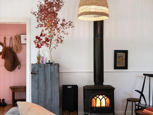 Daylesford House | Wombat Hill Cottage- central Daylesford retreat
