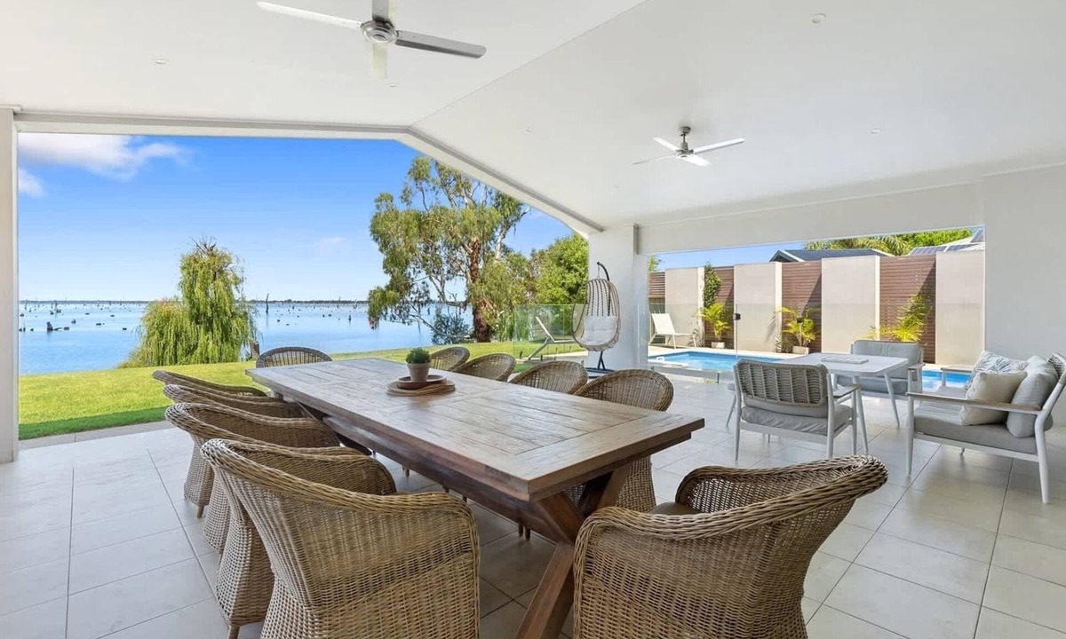 Yarrawonga House | Woodbine Waters