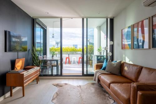 Collingwood Apartment | Woodsy - OpenAir Living Style