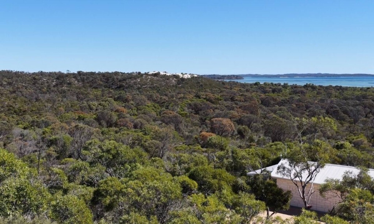Lake Wangary House | Yarnbala Guesthouse in Coffin Bay | Overlooking Coffin Bay National Park