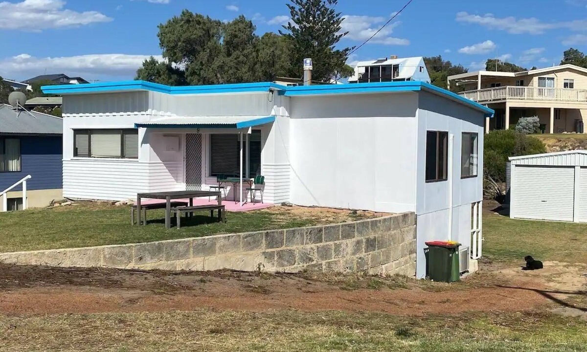 Guilderton House | Your Beach Side Winter Wonderland
