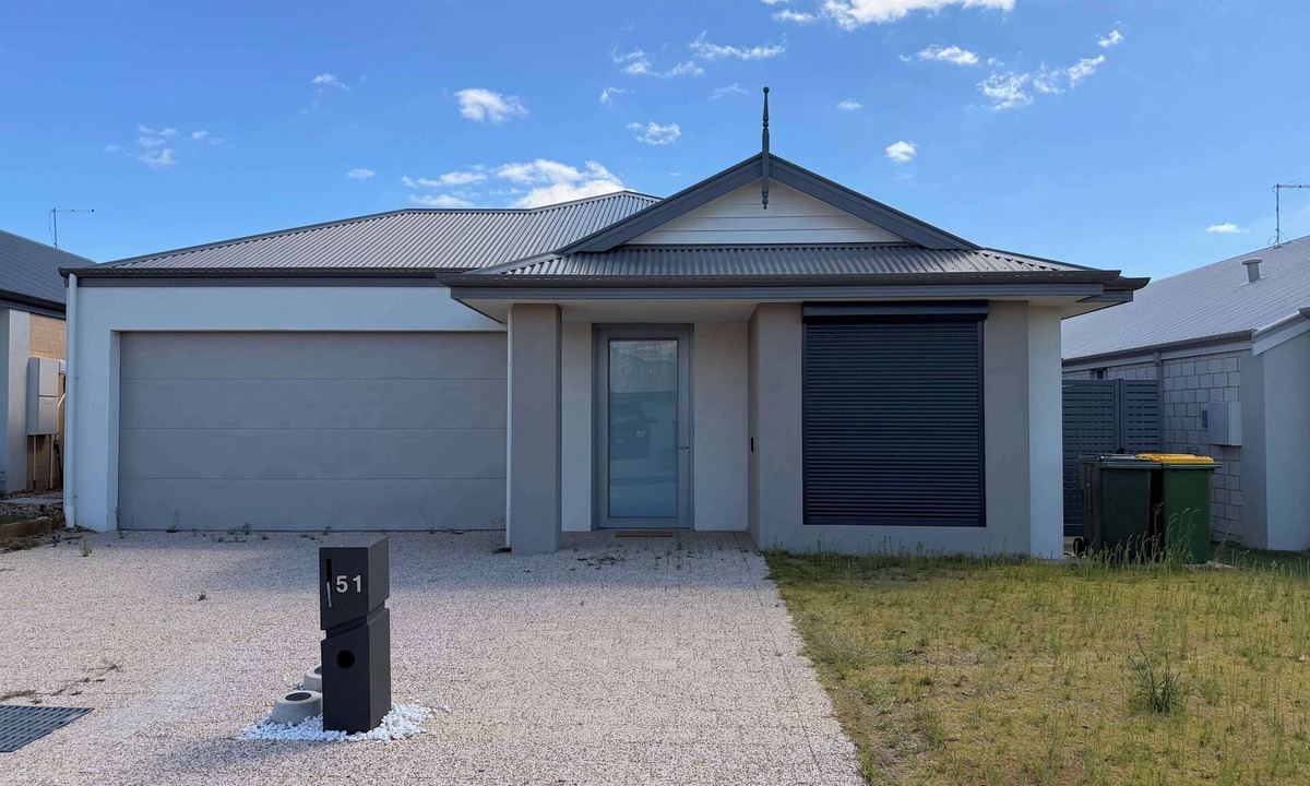 Dudley Park House | Your Mandurah Getaway with a bathroom in each room!