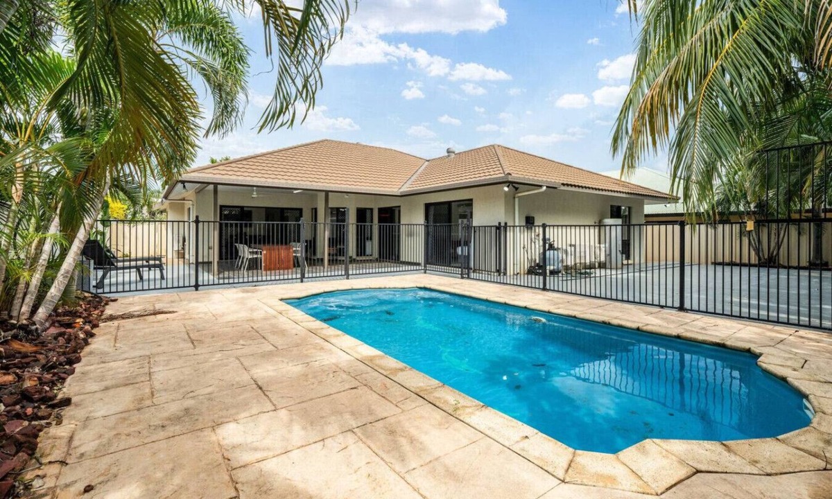 Lyons House | Zen Orient ~ Luxurious 4BR Oasis with Private Pool