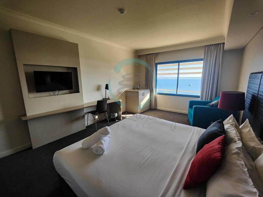 Darwin City Centre Apartment | ZEN88 ESPLANADE: Hotel Suite w/Ocean/Sunset Views