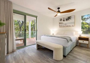 Apartment 3 Surfside - beachfront with ocean views