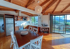 HEXAGON BEACH HOUSE - Great views of the Bay of Fires in Binalong Bay