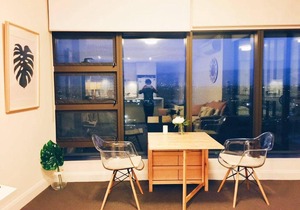 High Rise Cosy Apt with City View and Parking