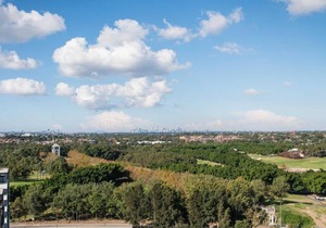 Luxury 2 Bed 2 Bath CITY VIEW APT @ Olympic Park