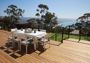 The White House Ocean Views Tennis Court in Lorne in Lorne