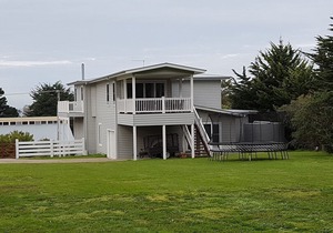 TULLYNEAR- Flinders Beach House in Flinders