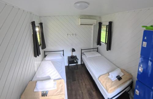 Como Hostel | Kangarooms Noosa Everglades