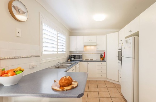 Fingal Bay House | 1/94 Rocky Point Rd - Duplex with Aircon, Foxtel and Short Walk To The Sports Club