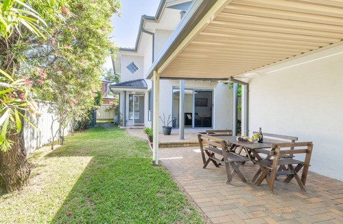 Fingal Bay House | 1/94 Rocky Point Rd - Duplex with Aircon, Foxtel and Short Walk To The Sports Club