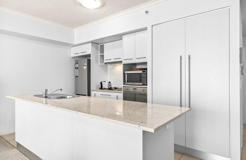 Brisbane Central Business District Apartment | 1-Bed Brisbane Apt with Pool & Gym