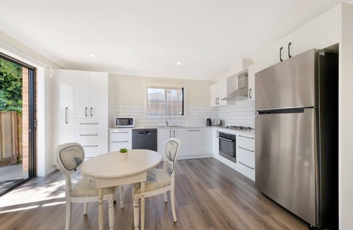 South Tamworth House | 1 Bed Private Peaceful Retreat in South Tamworth