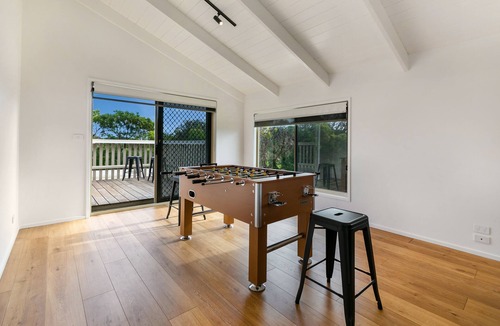 St. Andrews Beach House | 1 Oak - Rye Back Beach Accommodation