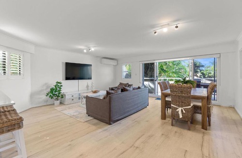 Sunshine Beach Apartment | 1 The Beach House Apts Direct Beach Access Sorry Temporarily Unavailable