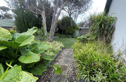 Blairgowrie House | 10-Min Walk to Pearce Beach via Coastal Trail