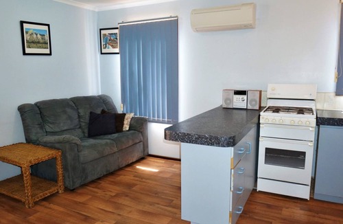 Exmouth House | 10 Tautog Street - Great Family space in central location