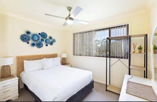 The Entrance North Apartment | 100 metres to beach delightful 2 bed villa