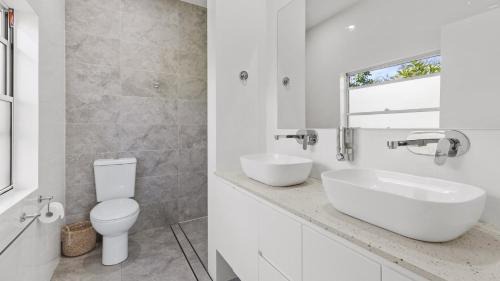 Tea Gardens House | 118 Myall Street Hawks Nest